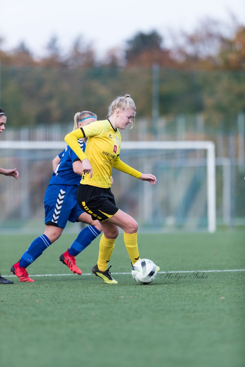 Bild 203 - F SSC Hagen Ahrensburg - SV Frisia 03 Risum-Lindholm : Ergebnis: 2:0